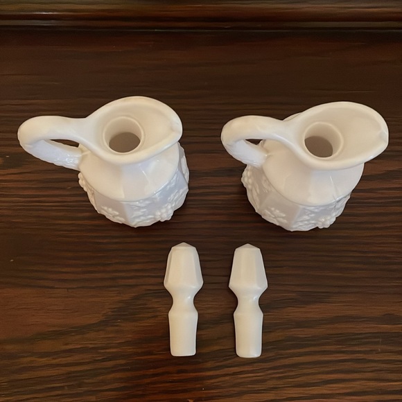 Vintage Milk Glass Westmoreland Grape Design Oil & Vinegar Cruet with Stopper - Picture 5 of 14